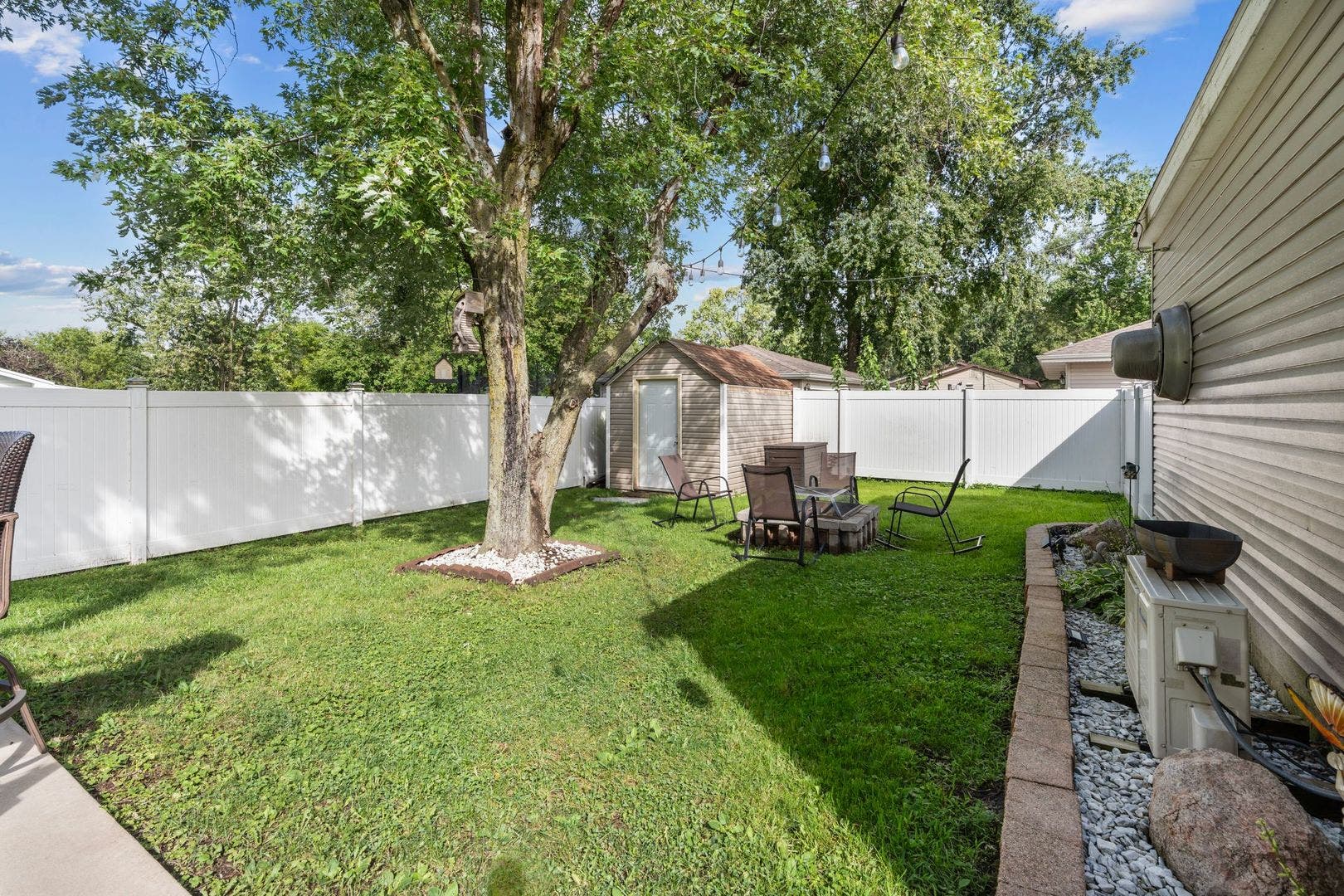 960 Becker Lane, Aurora, IL 60505