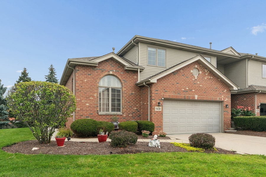 Property photo for 9430 CALEDONIA Drive, Tinley Park, IL