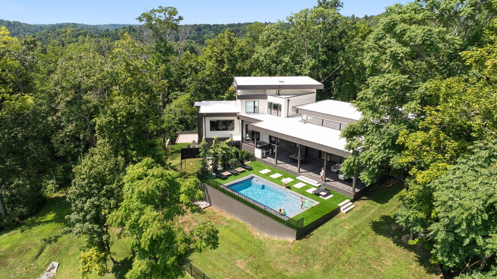 663 Hunters Trail, Nashville, TN 37209