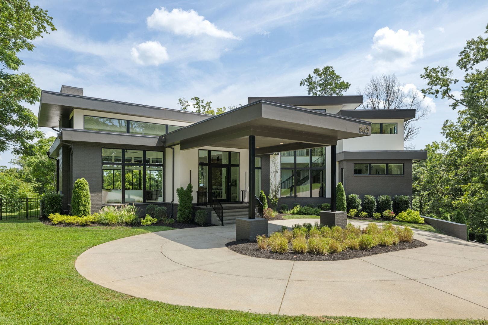 663 Hunters Trail, Nashville, TN 37209
