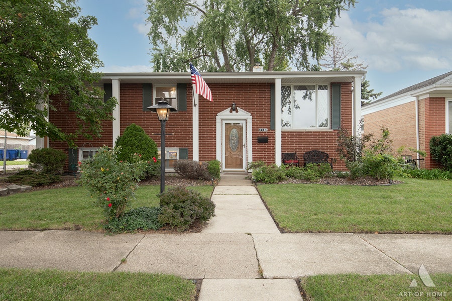 Property photo for 9313 Parkside Avenue, Oak Lawn, IL