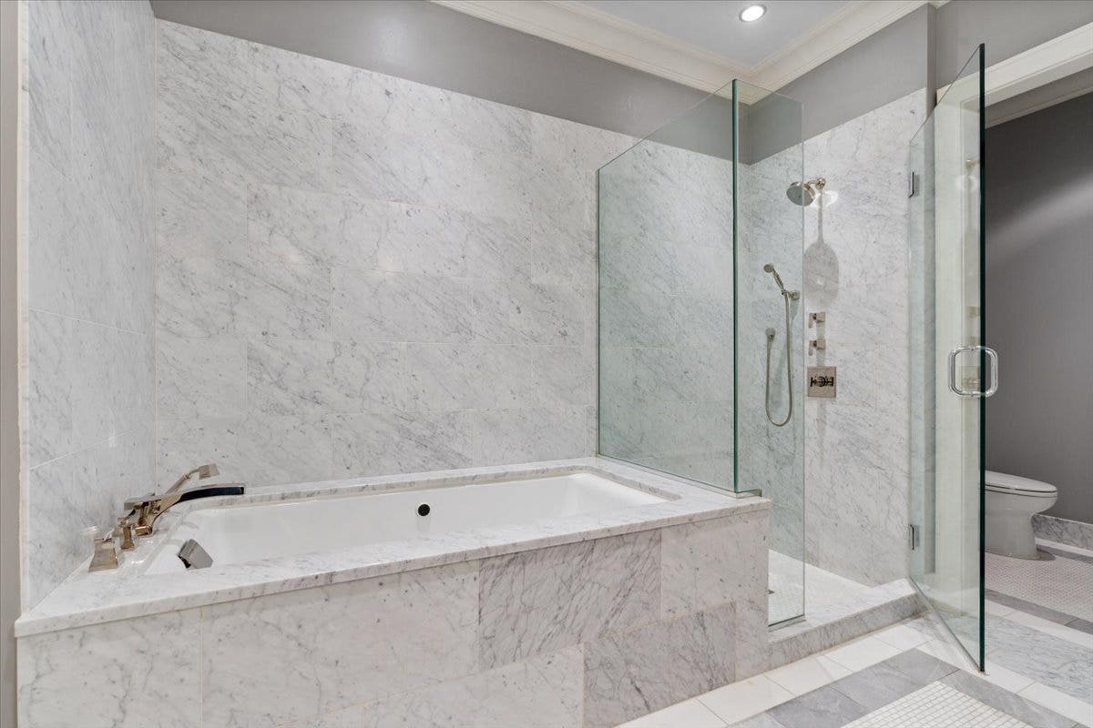 2550 N Lakeview Avenue, #S1506, Chicago, IL 60614