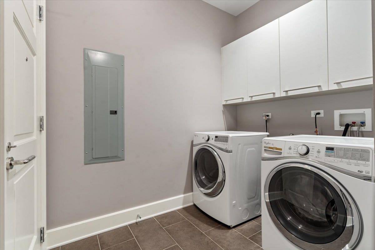 2550 N Lakeview Avenue, #S1506, Chicago, IL 60614