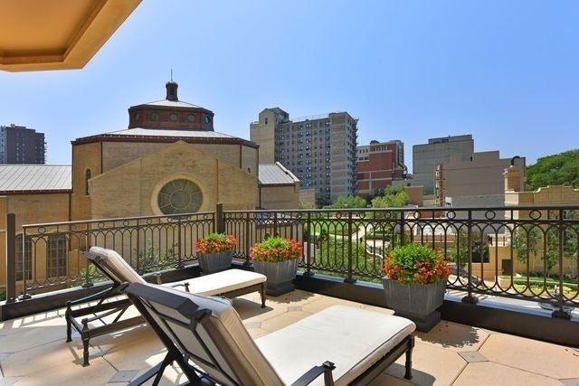 2550 N Lakeview Avenue, #S1506, Chicago, IL 60614