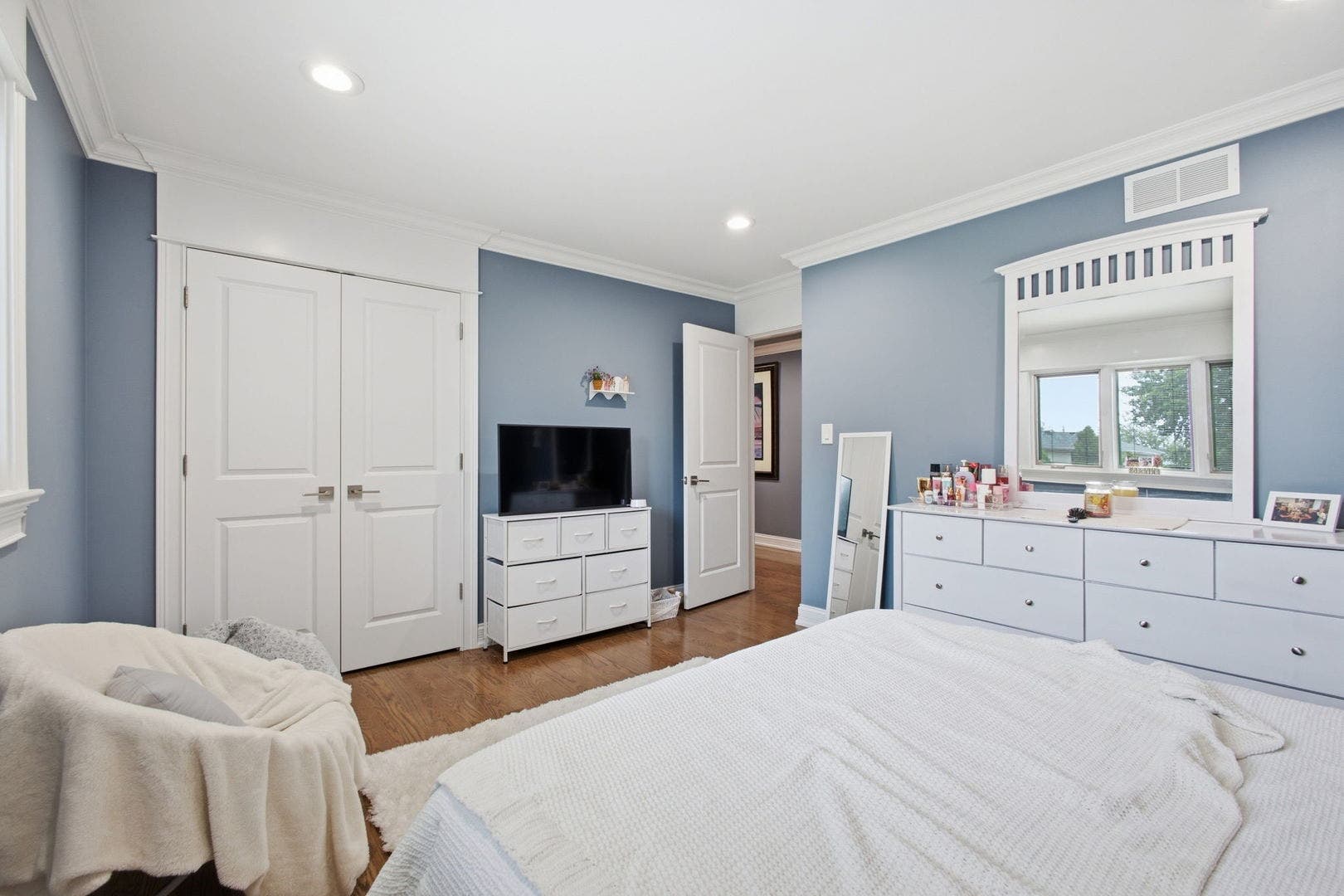 8040 Chippewa Trail, Tinley Park, IL 60477 8040 Chippewa Trail, Tinley Park, IL 60477