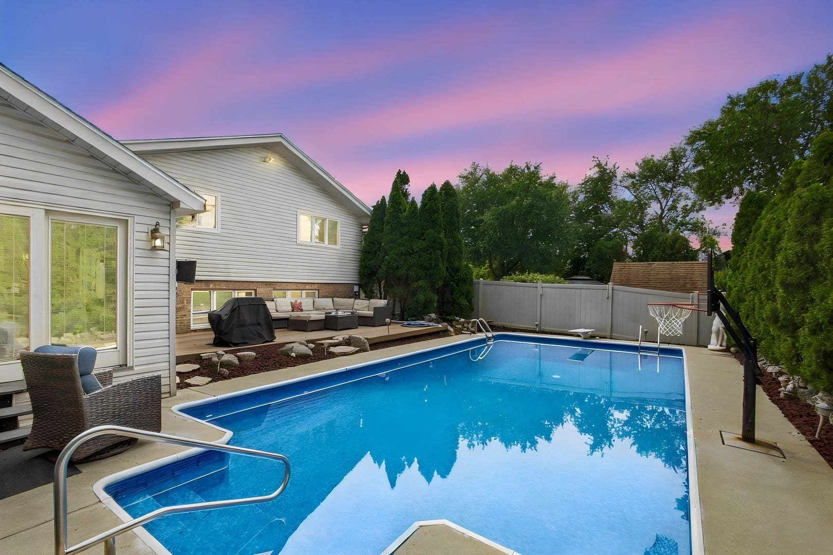 8040 Chippewa Trail, Tinley Park, IL 60477 8040 Chippewa Trail, Tinley Park, IL 60477