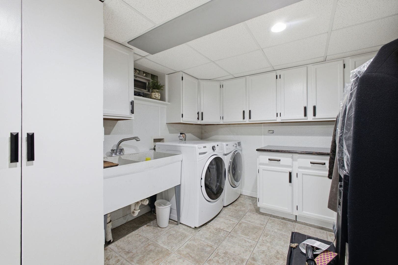8040 Chippewa Trail, Tinley Park, IL 60477 8040 Chippewa Trail, Tinley Park, IL 60477