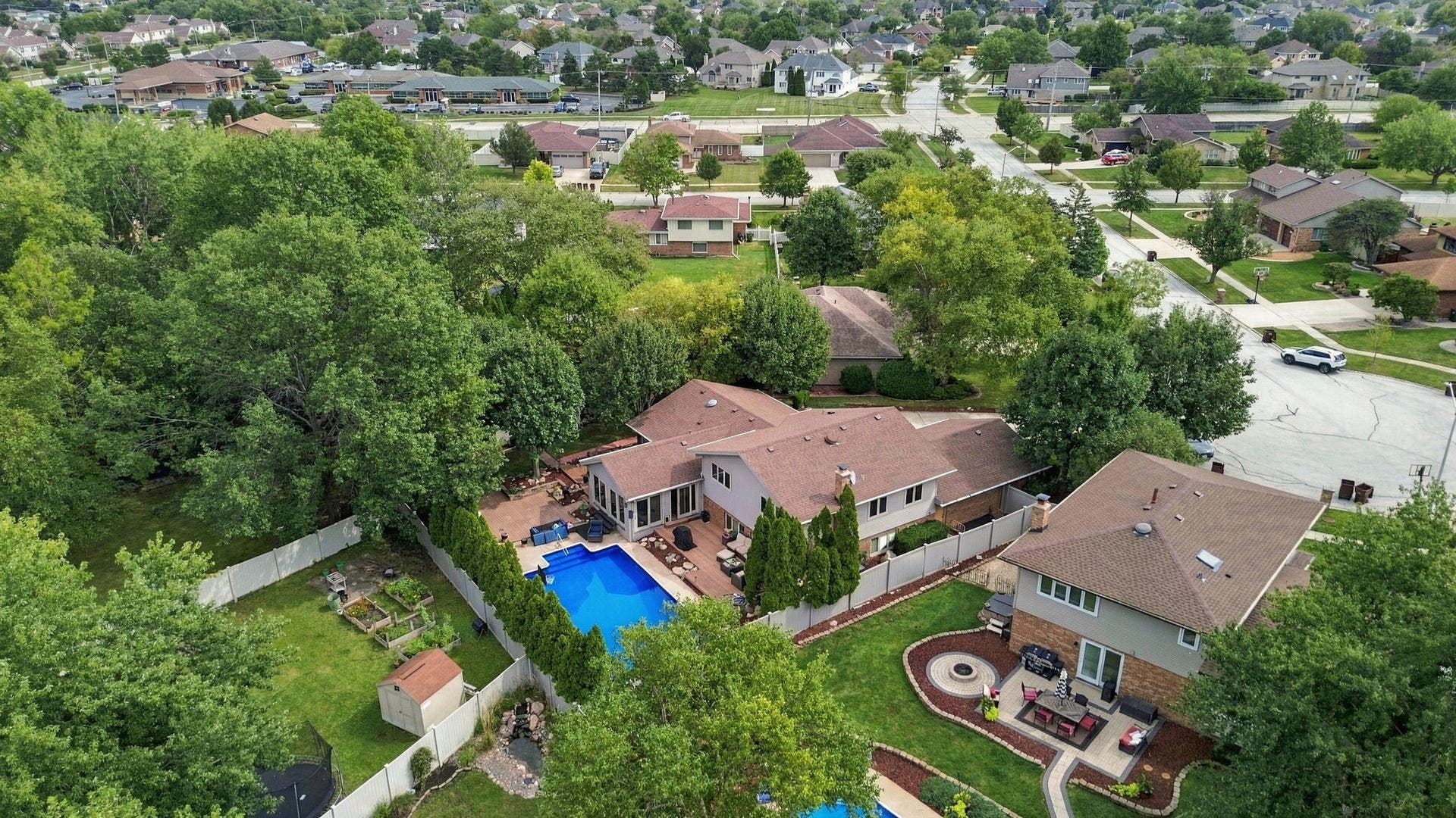 8040 Chippewa Trail, Tinley Park, IL 60477 8040 Chippewa Trail, Tinley Park, IL 60477