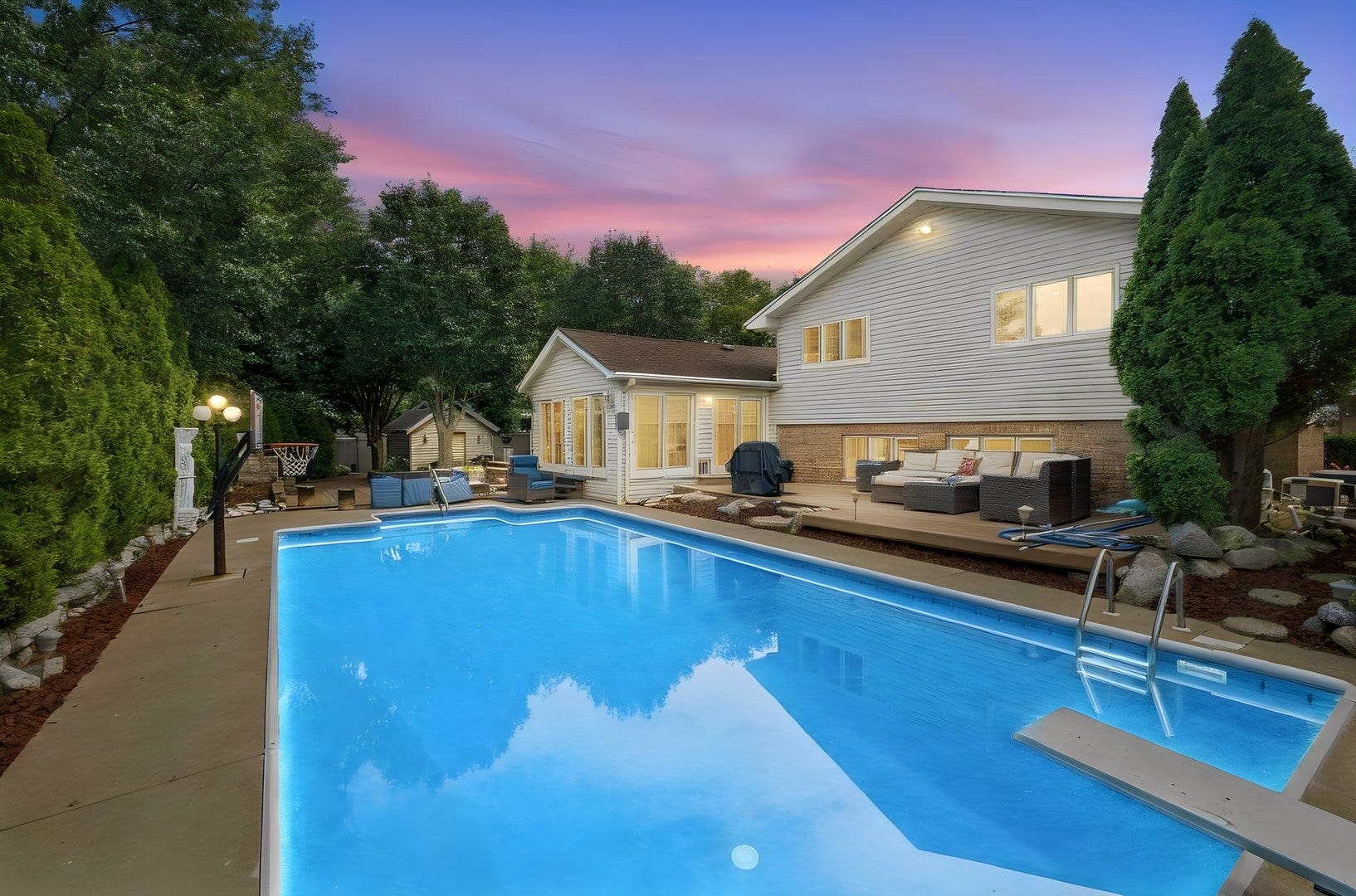 8040 Chippewa Trail, Tinley Park, IL 60477 8040 Chippewa Trail, Tinley Park, IL 60477