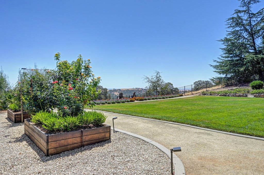 4021 Porter Lane, Shingle Springs, CA 95682 4021 Porter Lane, Shingle Springs, CA 95682