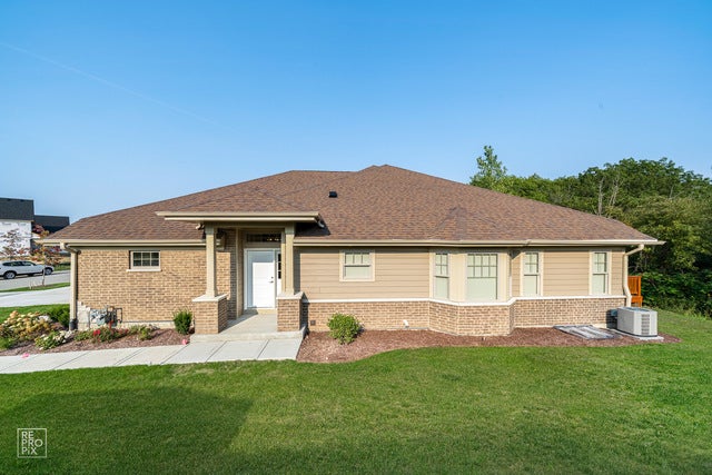 11198 Tuscany Lane, Lemont, IL 60439