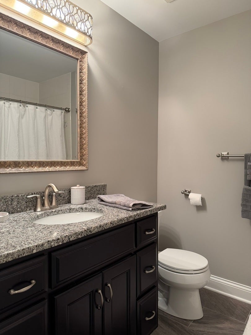 17942 Fountain Circle, Orland Park, IL 60467 Upper level bathroom