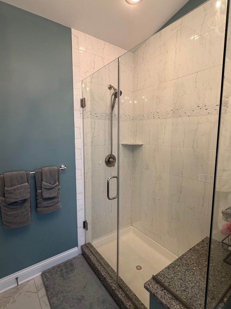17942 Fountain Circle, Orland Park, IL 60467 Master Bathroom