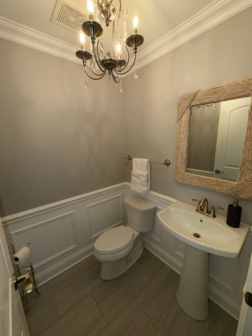 17942 Fountain Circle, Orland Park, IL 60467 Main level 1/2 bath