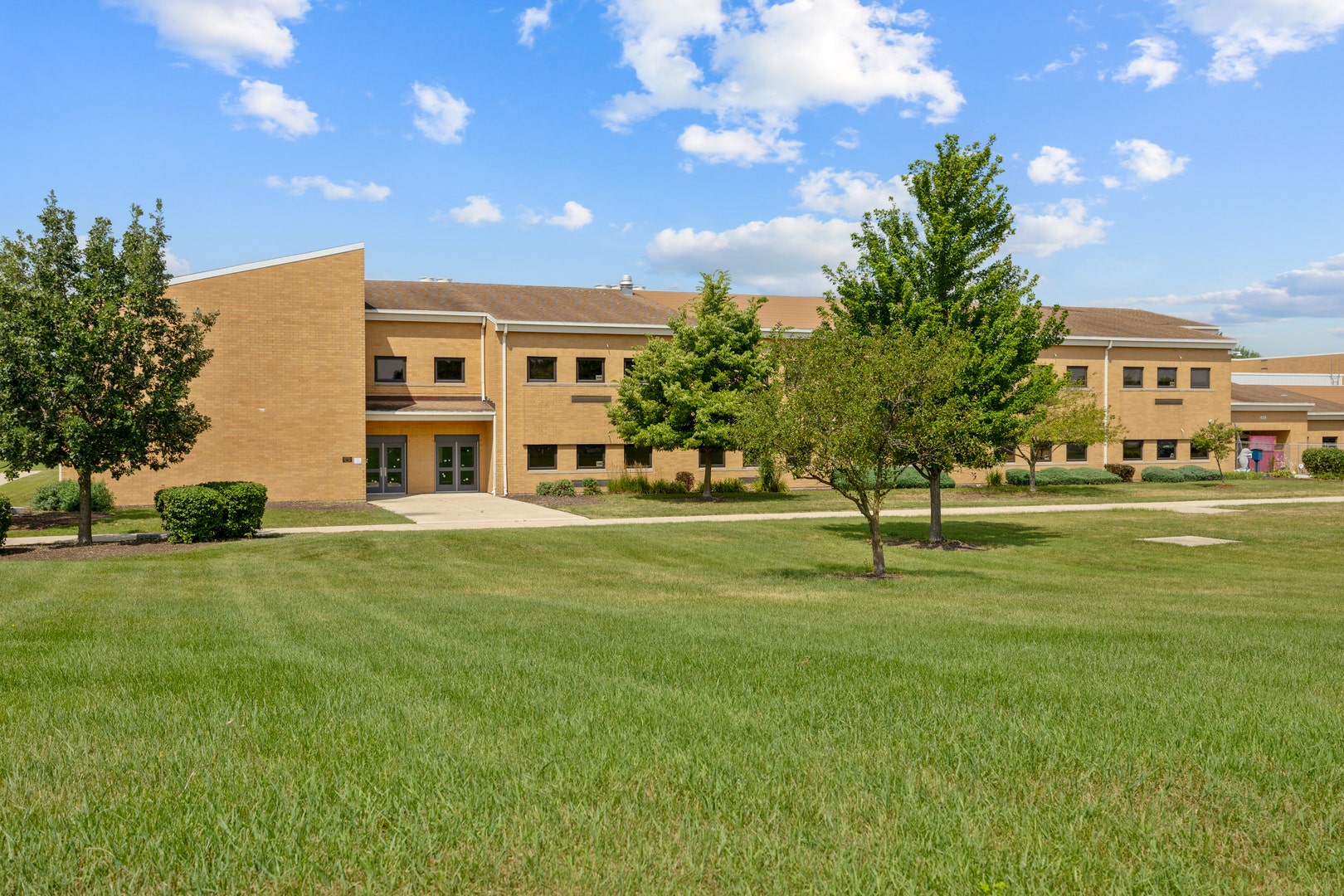 2519 CRESTVIEW Drive, Aurora, IL 60502