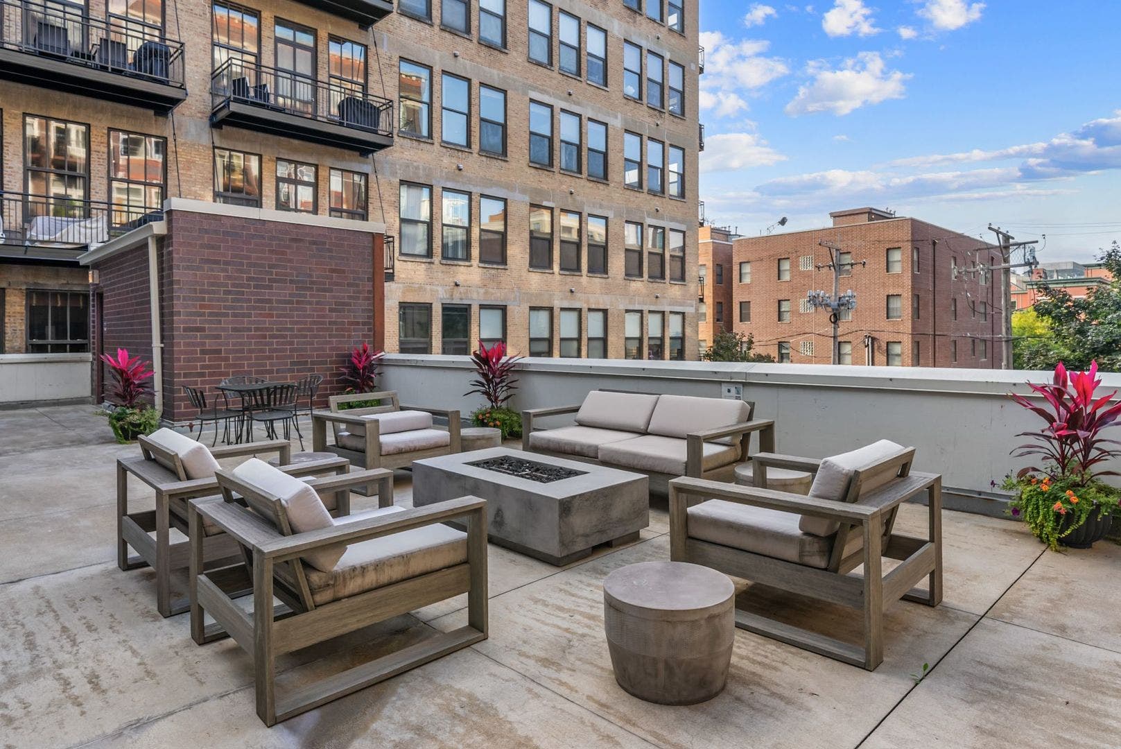 1000 W ADAMS Street, #607, Chicago, IL 60607 1000 W ADAMS Street, #607, Chicago, IL 60607