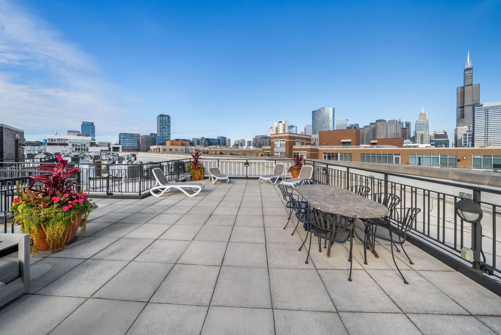 1000 W ADAMS Street, #607, Chicago, IL 60607 1000 W ADAMS Street, #607, Chicago, IL 60607