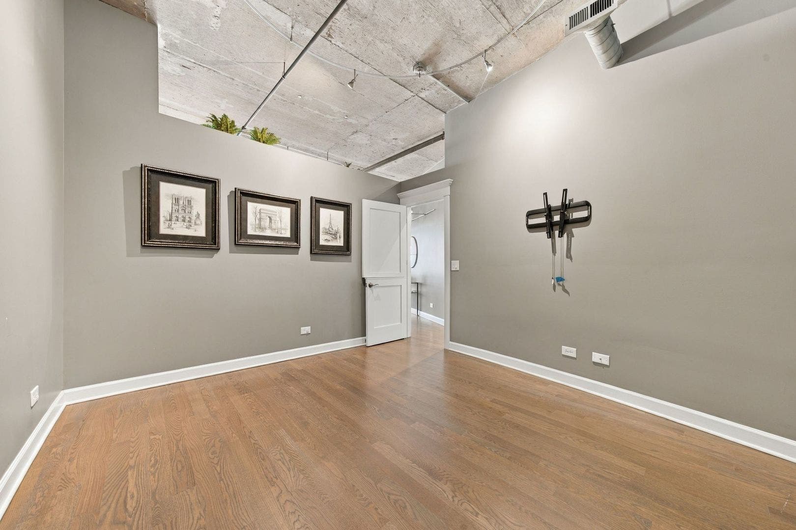 1000 W ADAMS Street, #607, Chicago, IL 60607 1000 W ADAMS Street, #607, Chicago, IL 60607