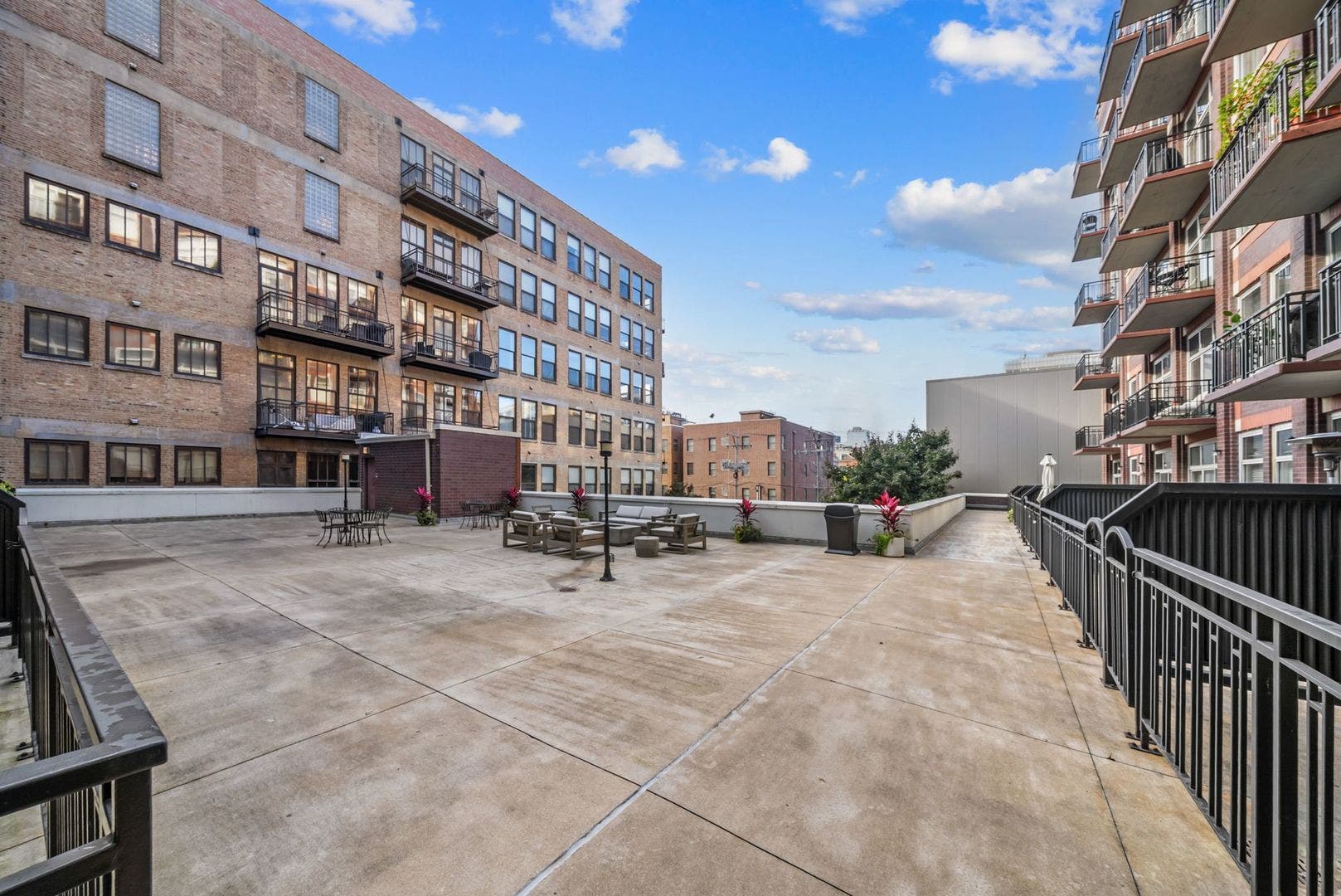 1000 W ADAMS Street, #607, Chicago, IL 60607 1000 W ADAMS Street, #607, Chicago, IL 60607
