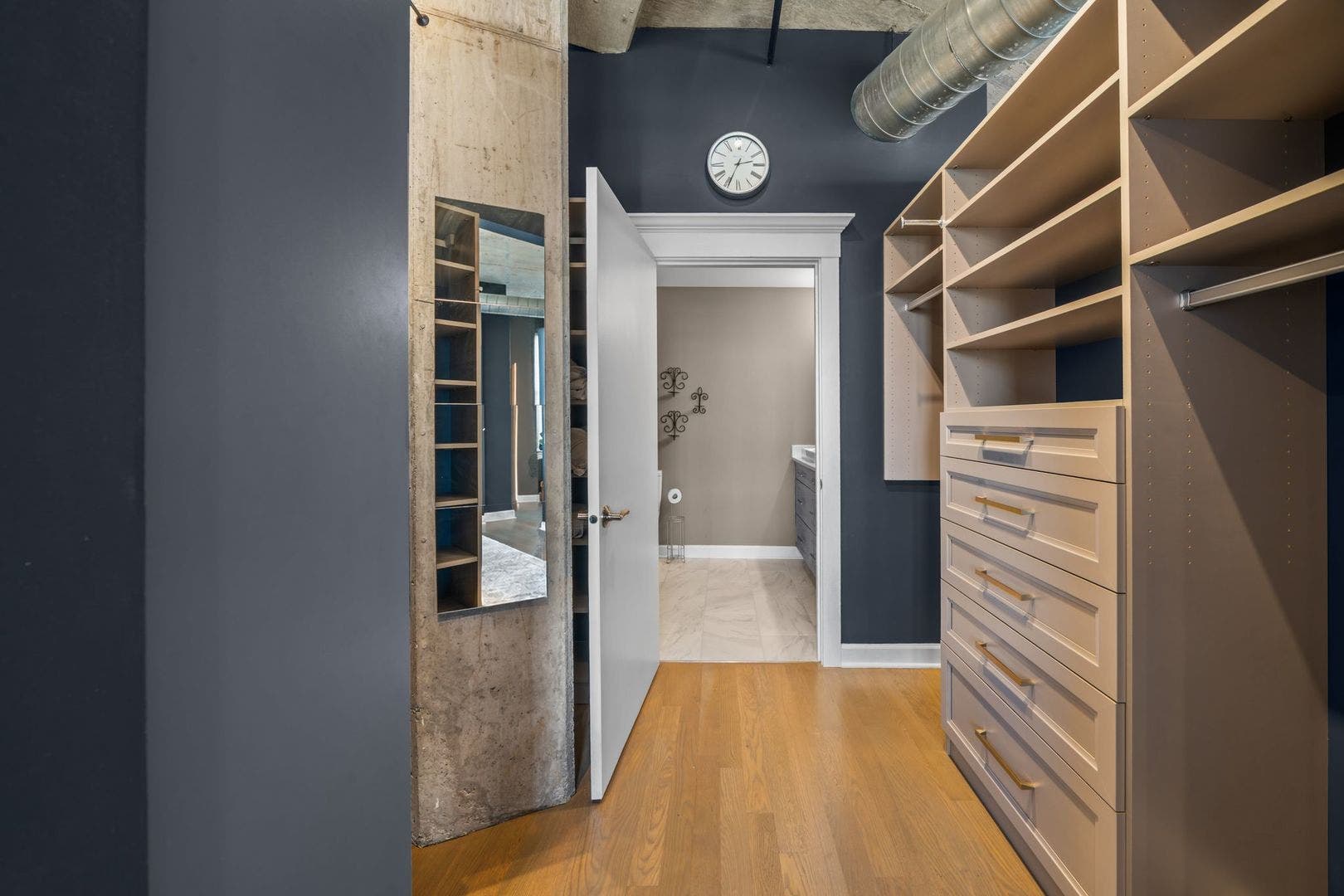 1000 W ADAMS Street, #607, Chicago, IL 60607 1000 W ADAMS Street, #607, Chicago, IL 60607