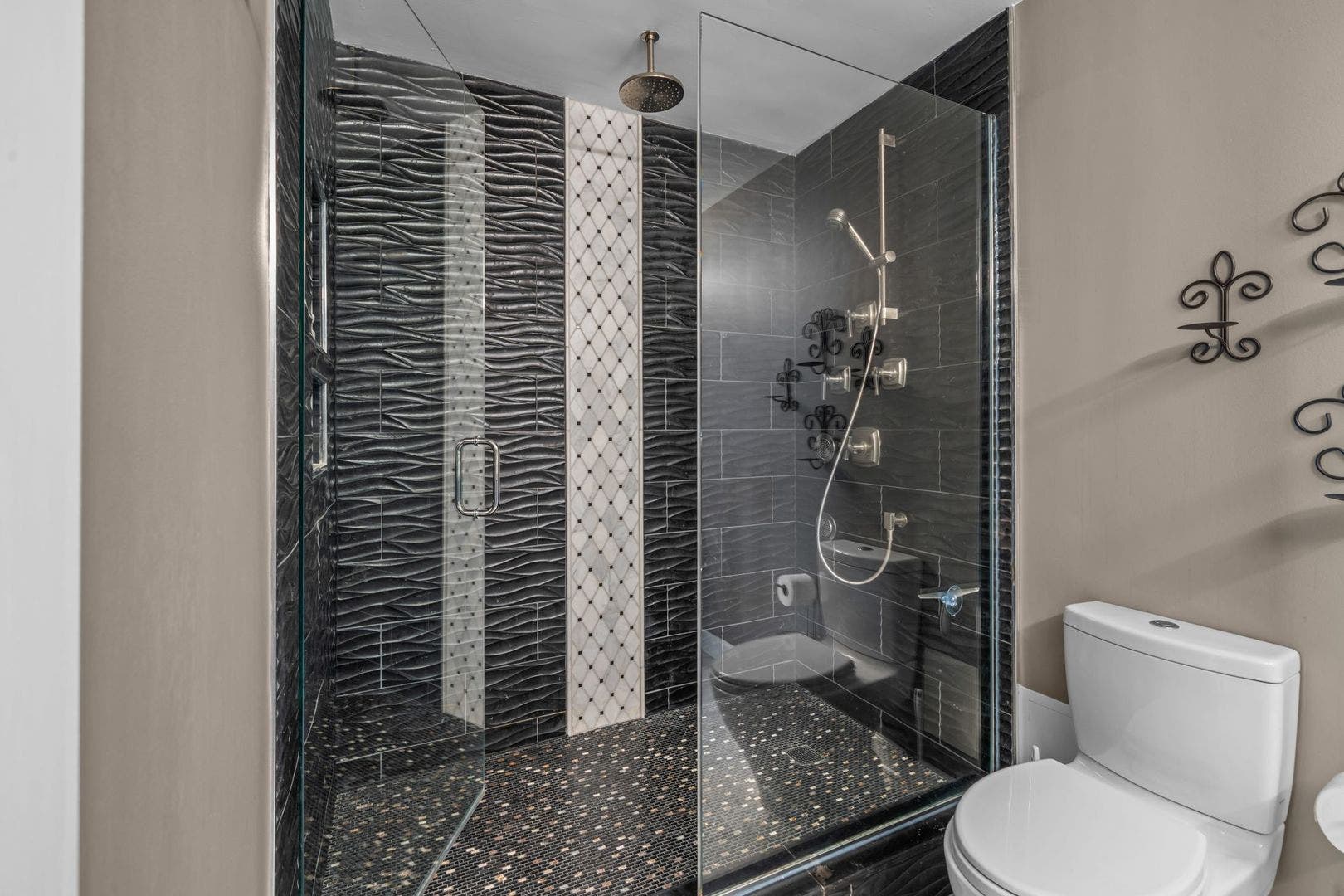 1000 W ADAMS Street, #607, Chicago, IL 60607 1000 W ADAMS Street, #607, Chicago, IL 60607