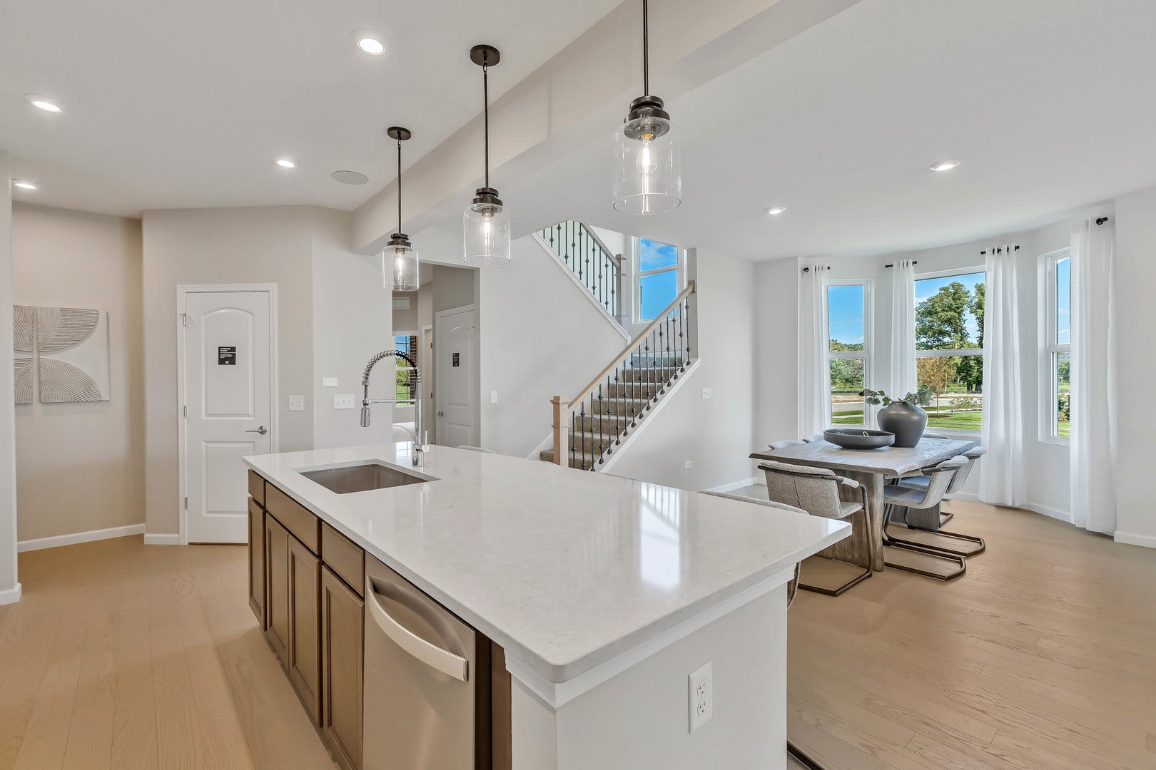 12552 Derry Drive, #33701, Lemont, IL 60439 KITCHEN IS OPEN TO DINING AREA