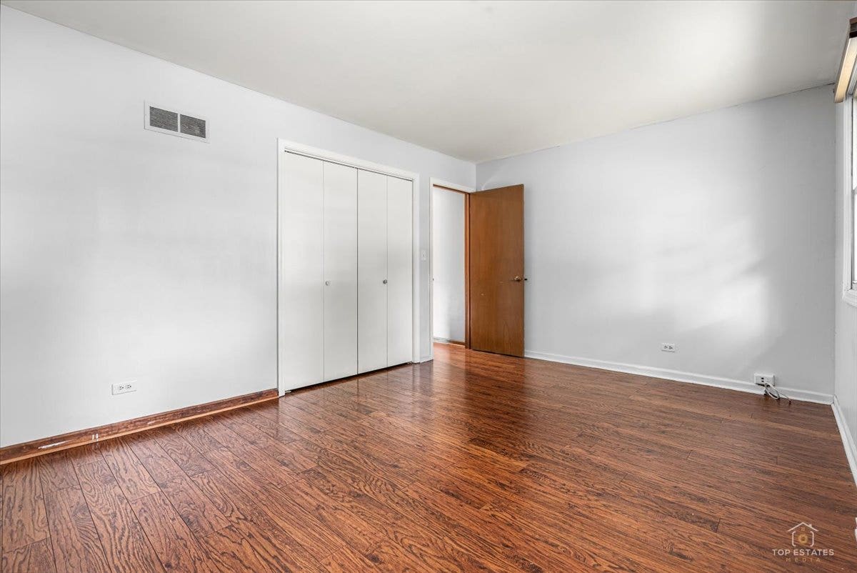 830 Hiawatha Drive, Elgin, IL 60120 830 Hiawatha Drive, Elgin, IL 60120