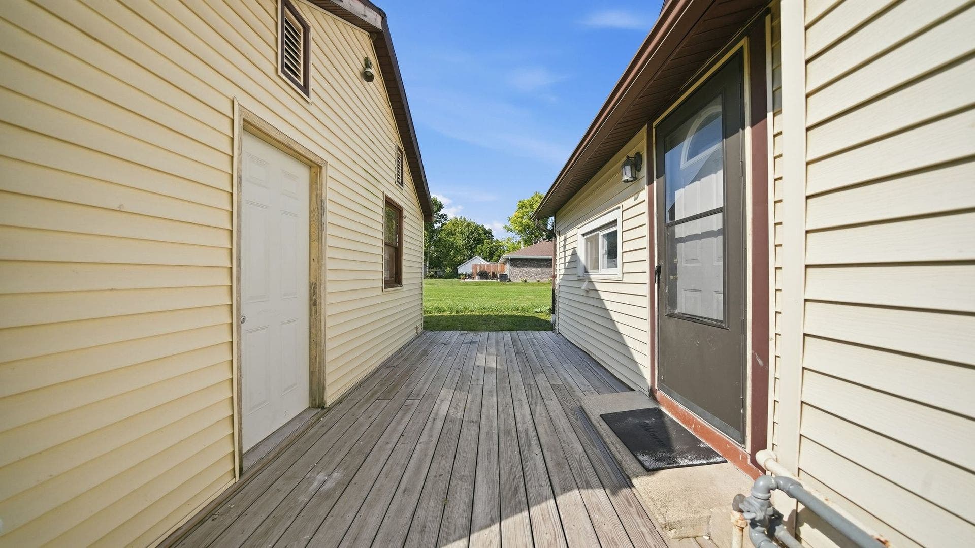 109 E Mondamin Street, Minooka, IL 60447 109 E Mondamin Street, Minooka, IL 60447