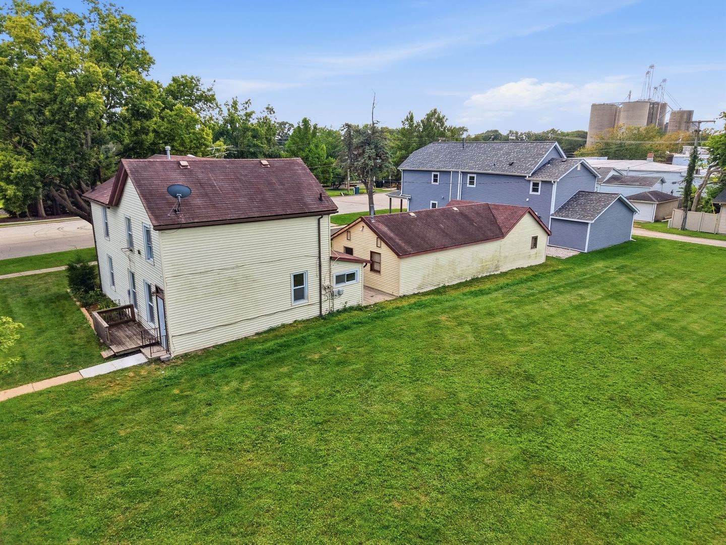 109 E Mondamin Street, Minooka, IL 60447 109 E Mondamin Street, Minooka, IL 60447