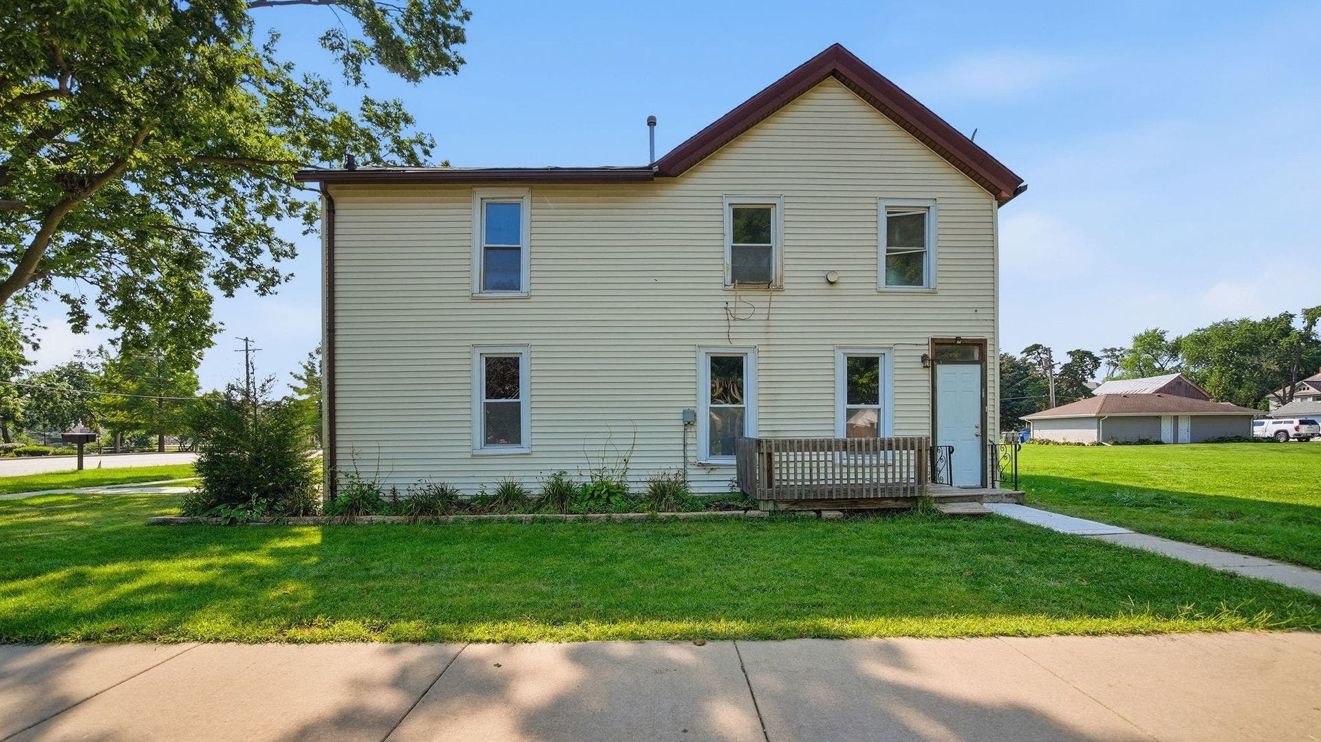 109 E Mondamin Street, Minooka, IL 60447 109 E Mondamin Street, Minooka, IL 60447