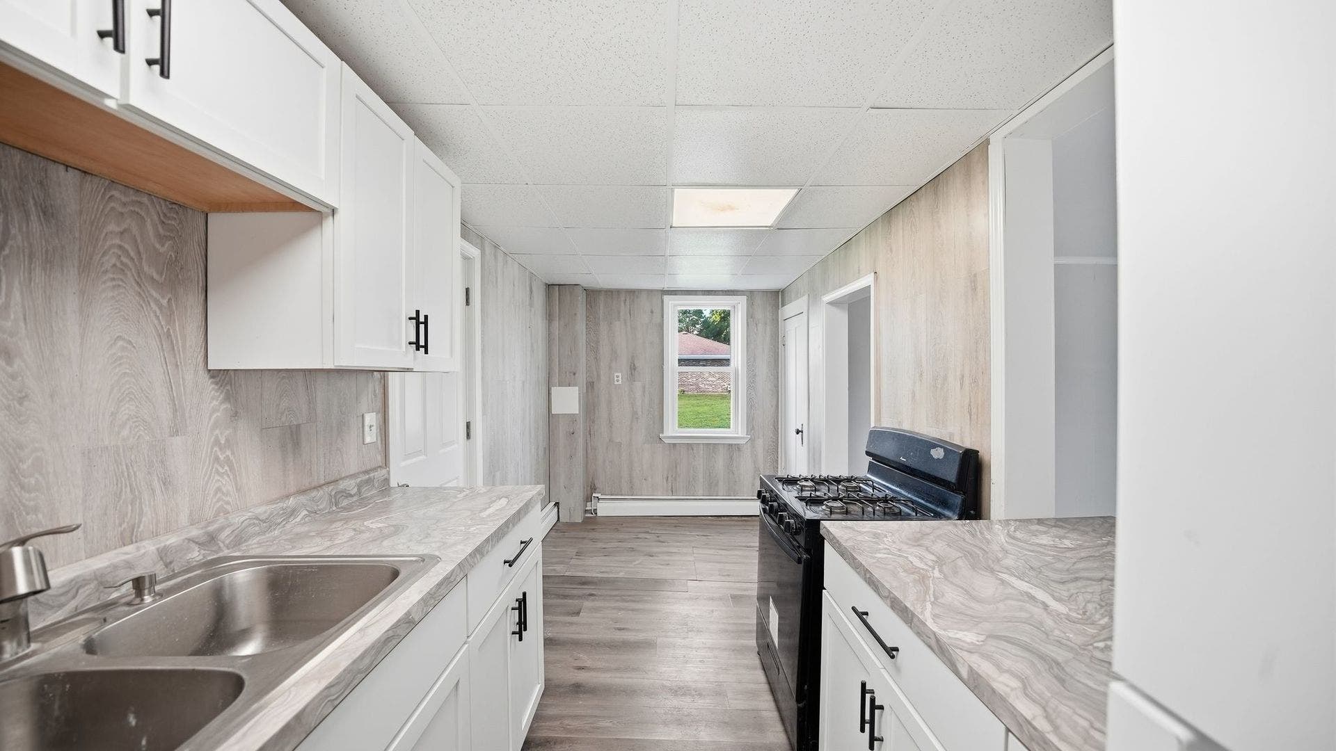 109 E Mondamin Street, Minooka, IL 60447 109 E Mondamin Street, Minooka, IL 60447