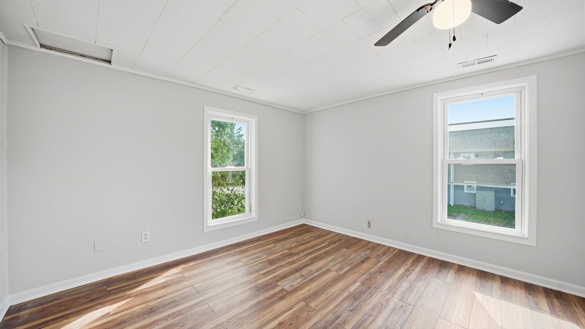 109 E Mondamin Street, Minooka, IL 60447 109 E Mondamin Street, Minooka, IL 60447