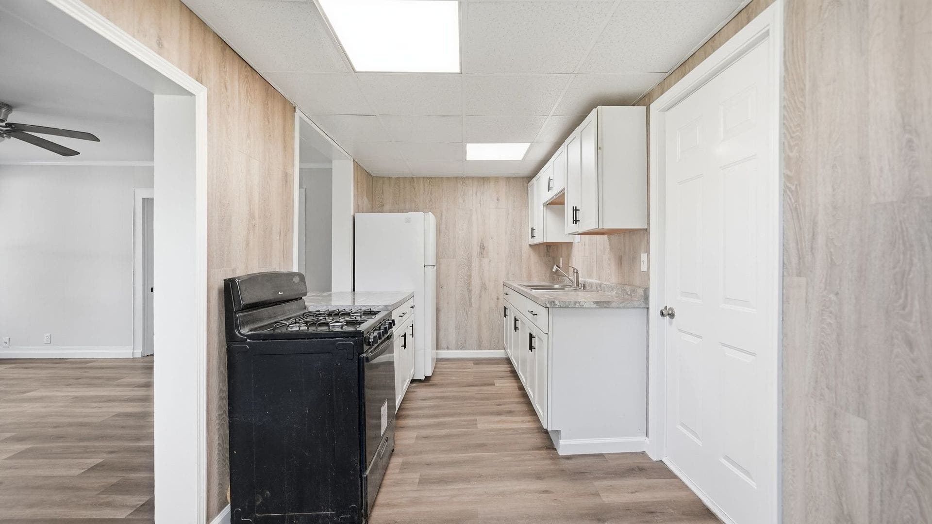 109 E Mondamin Street, Minooka, IL 60447 109 E Mondamin Street, Minooka, IL 60447