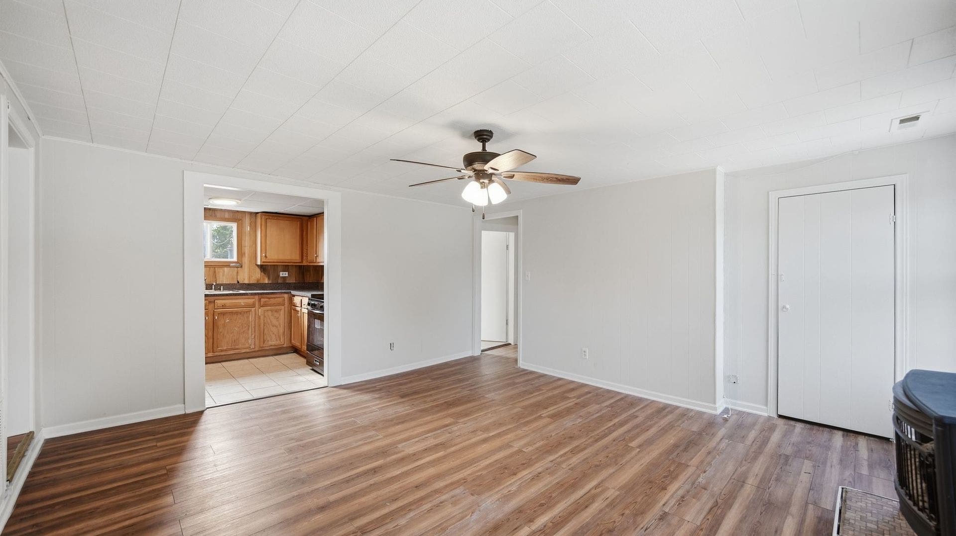 109 E Mondamin Street, Minooka, IL 60447 109 E Mondamin Street, Minooka, IL 60447