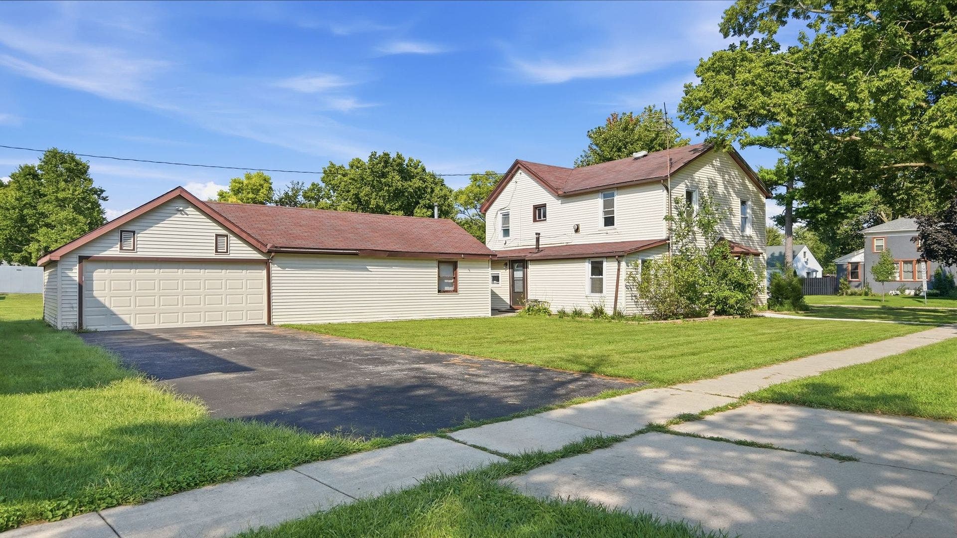 109 E Mondamin Street, Minooka, IL 60447 109 E Mondamin Street, Minooka, IL 60447
