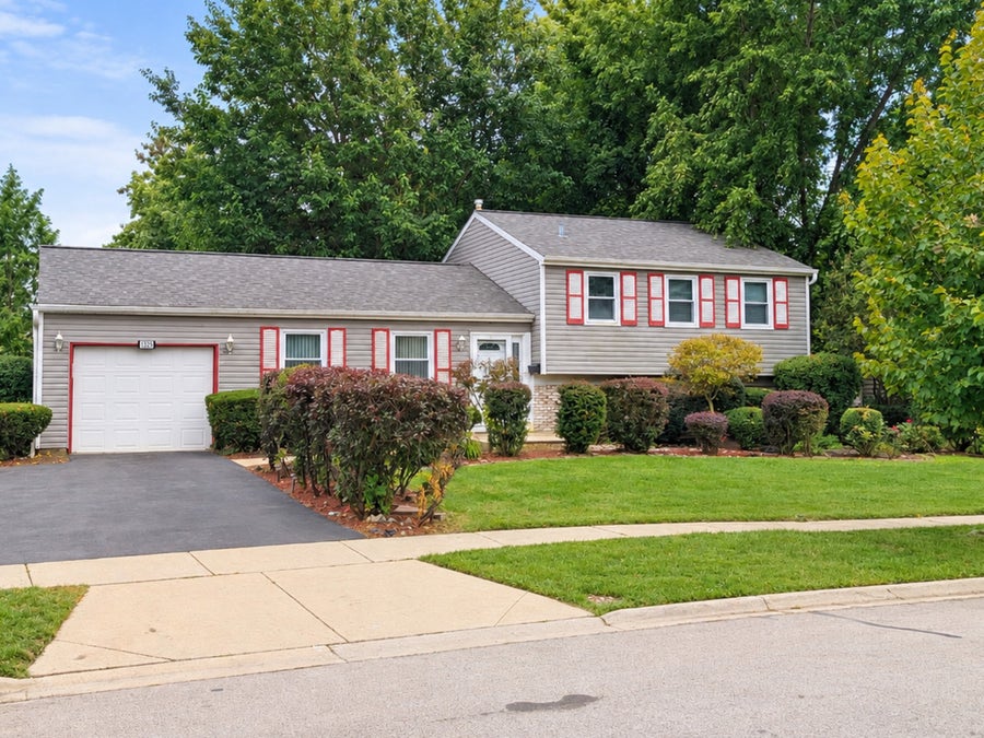 Property photo for 1329 Elm Drive, Schaumburg, IL