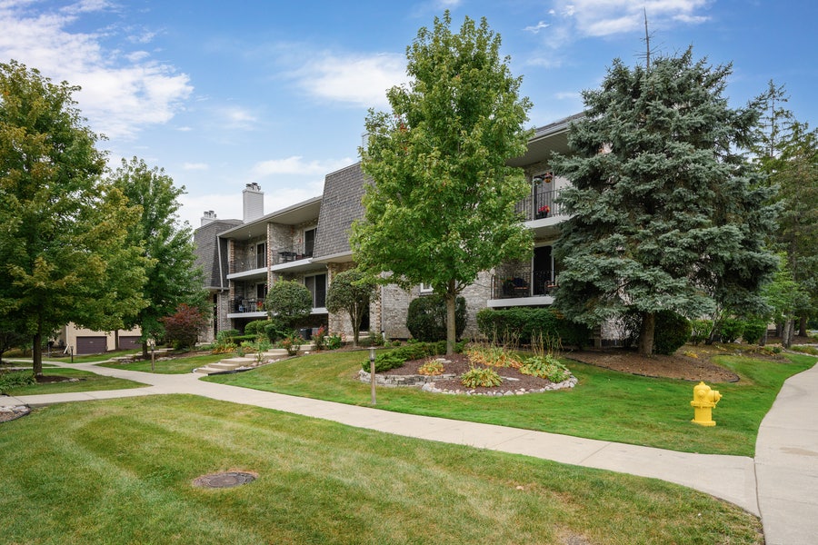 Property photo for 9151 Del Prado Drive, #2N, Palos Hills, IL