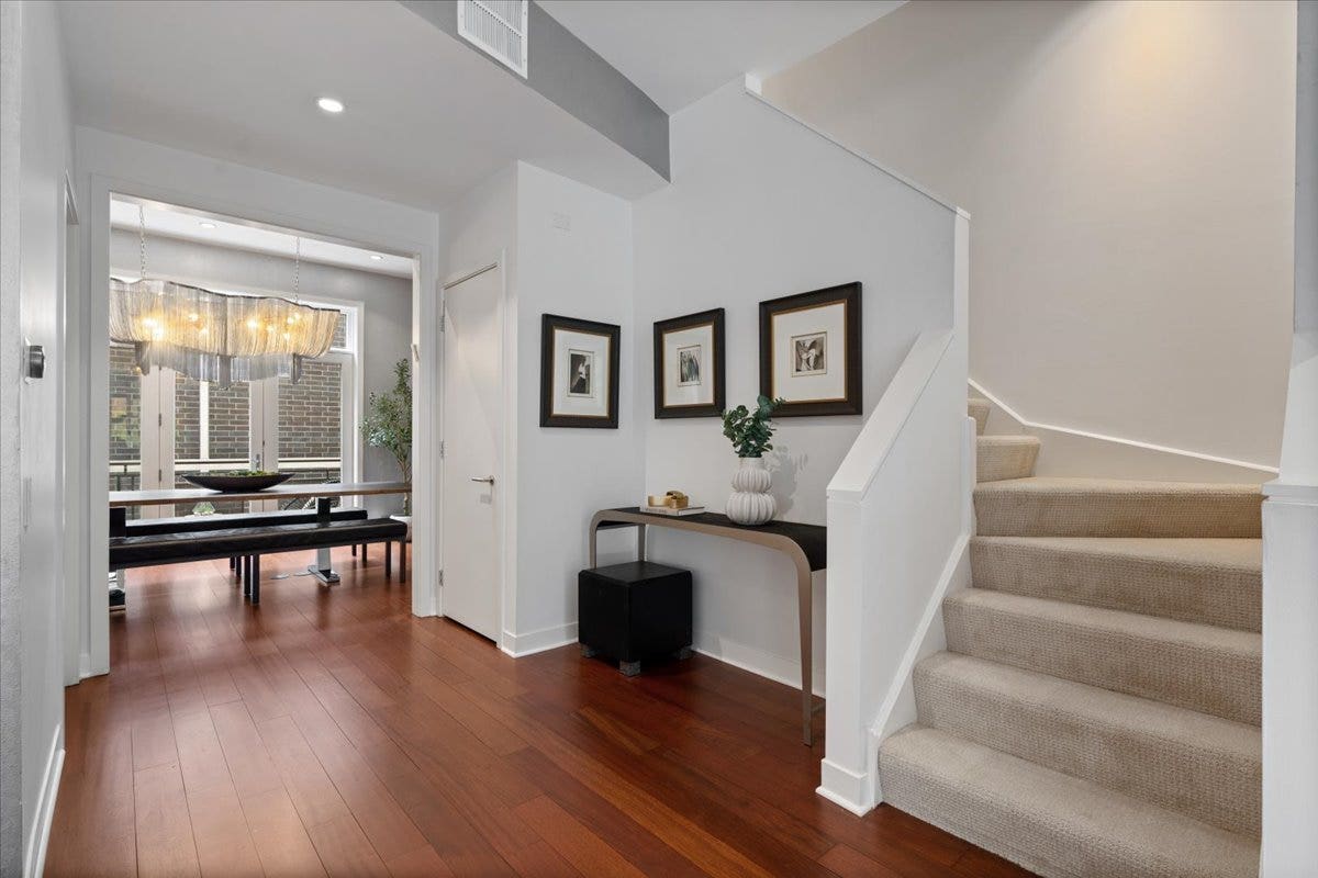 460 W Superior Street, #4-5, Chicago, IL 60654