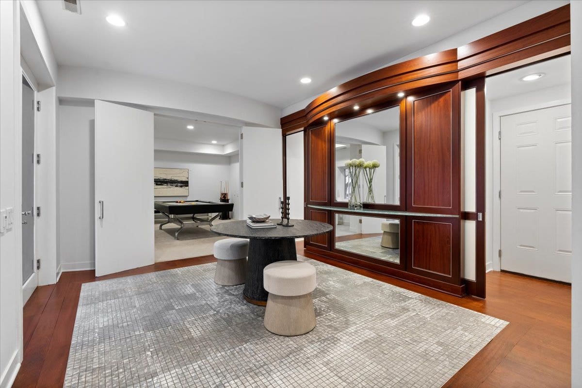 460 W Superior Street, #4-5, Chicago, IL 60654