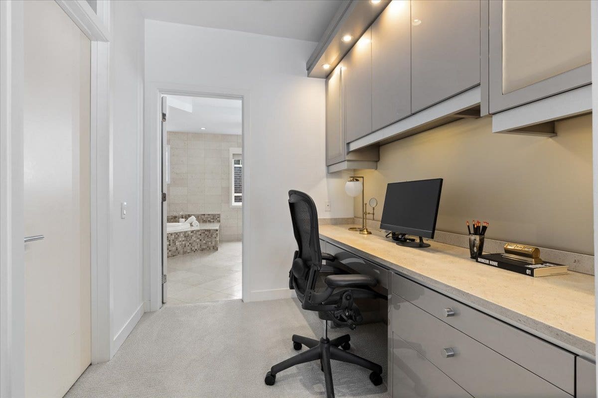 460 W Superior Street, #4-5, Chicago, IL 60654