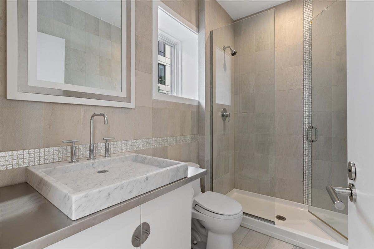 460 W Superior Street, #4-5, Chicago, IL 60654