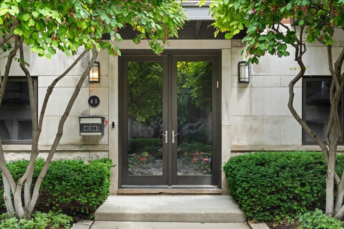 460 W Superior Street, #4-5, Chicago, IL 60654