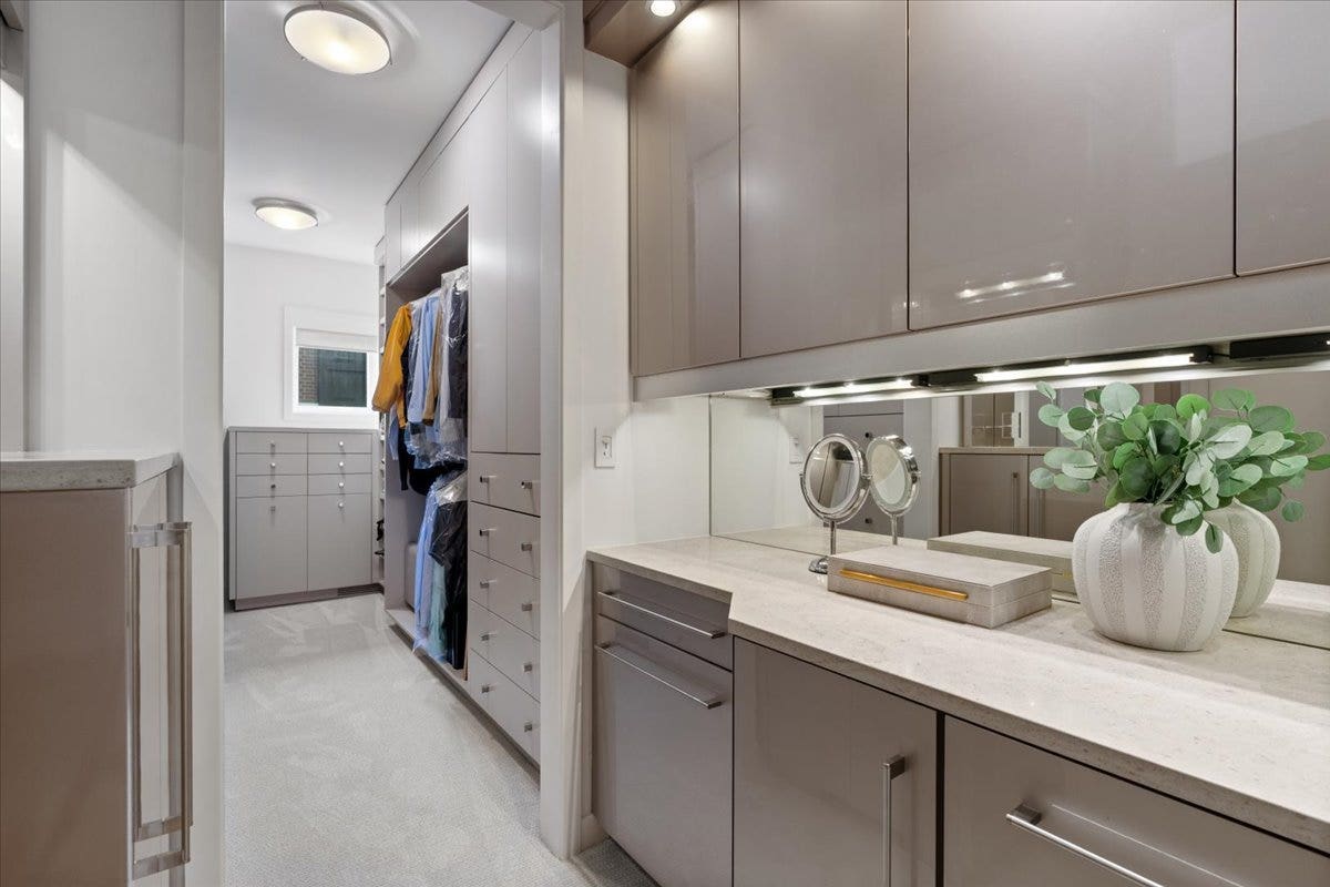 460 W Superior Street, #4-5, Chicago, IL 60654