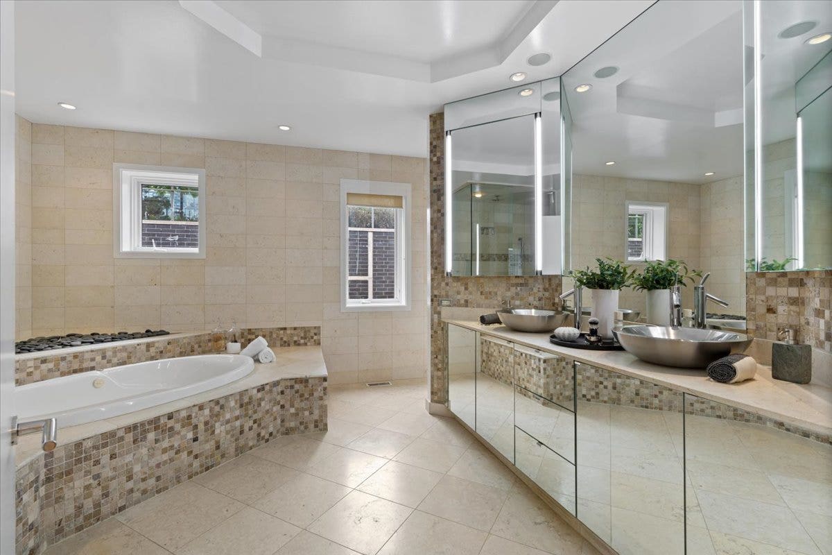 460 W Superior Street, #4-5, Chicago, IL 60654