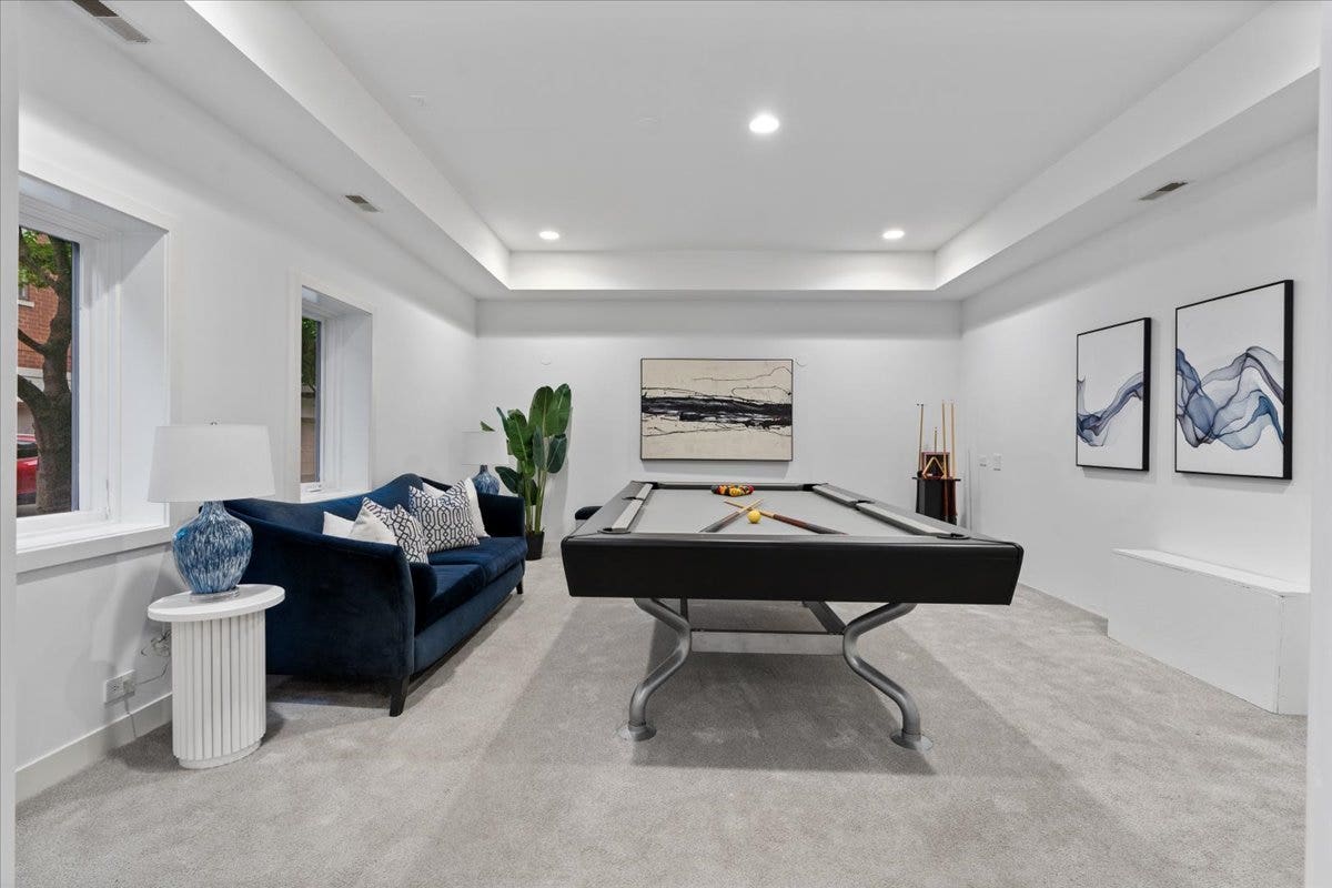 460 W Superior Street, #4-5, Chicago, IL 60654