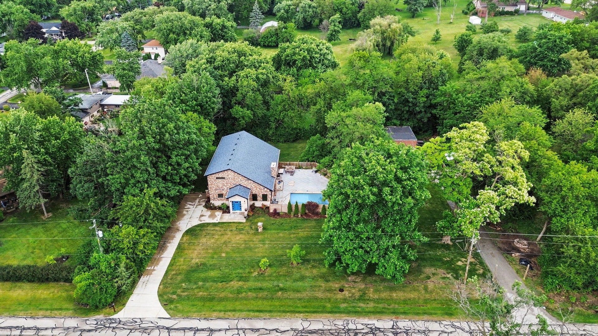19W676 99th Street, Lemont, IL 60439 19W676 99th Street, Lemont, IL 60439