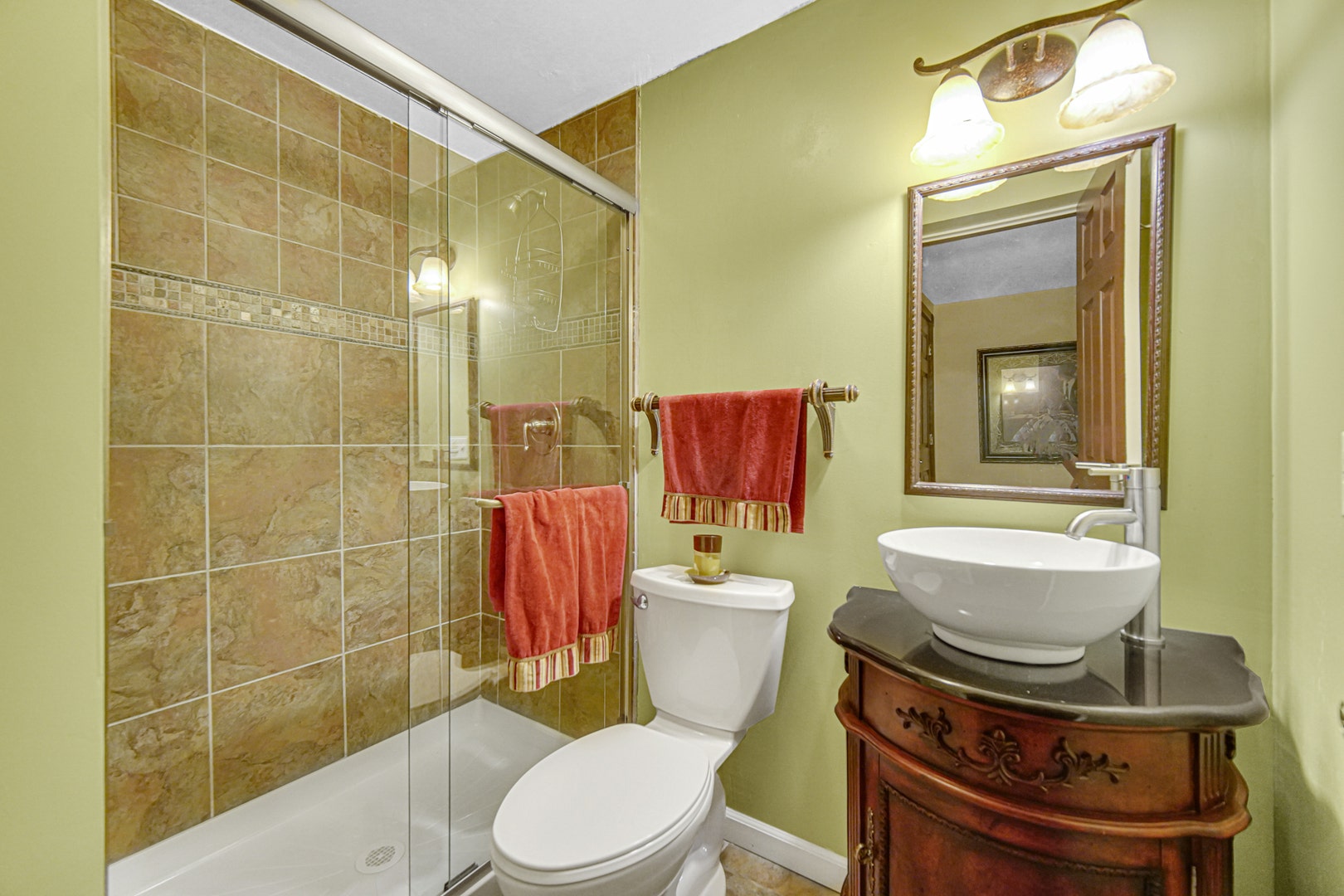 10700 Churchill Drive, Orland Park, IL 60467 Full Bath Located in finished basement.