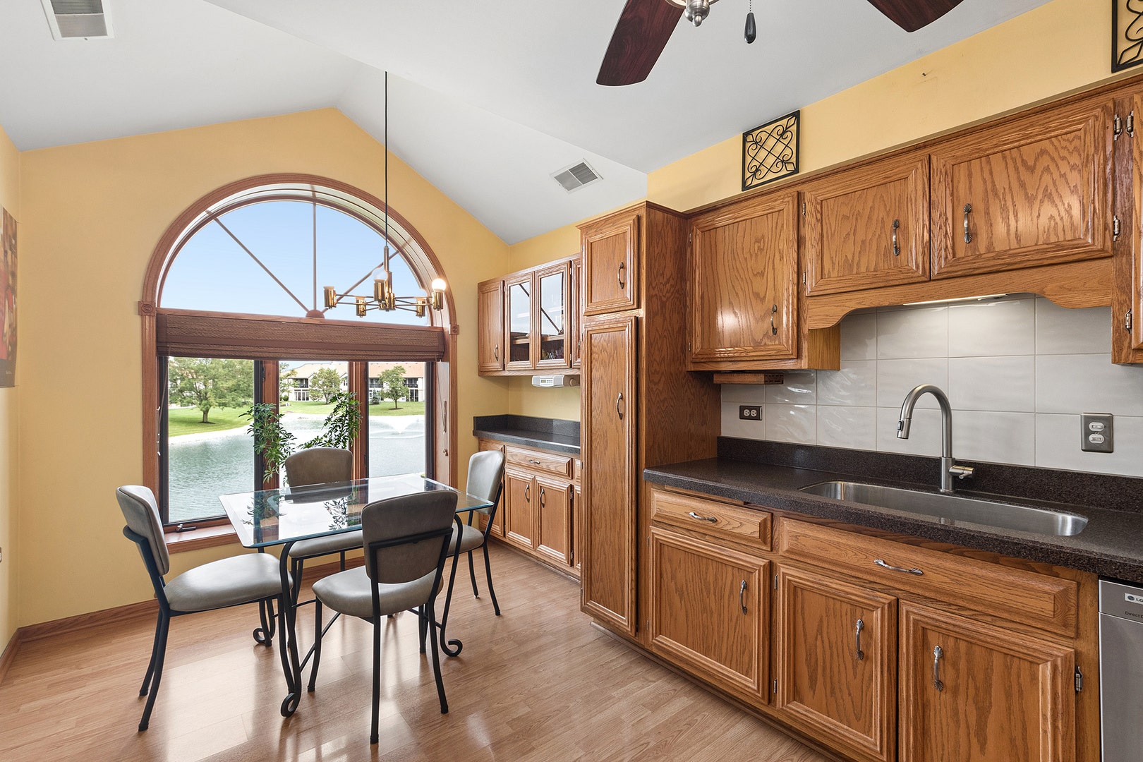 6510 Pine Trail Lane, #4, Tinley Park, IL 60477 6510 Pine Trail Lane, #4, Tinley Park, IL 60477