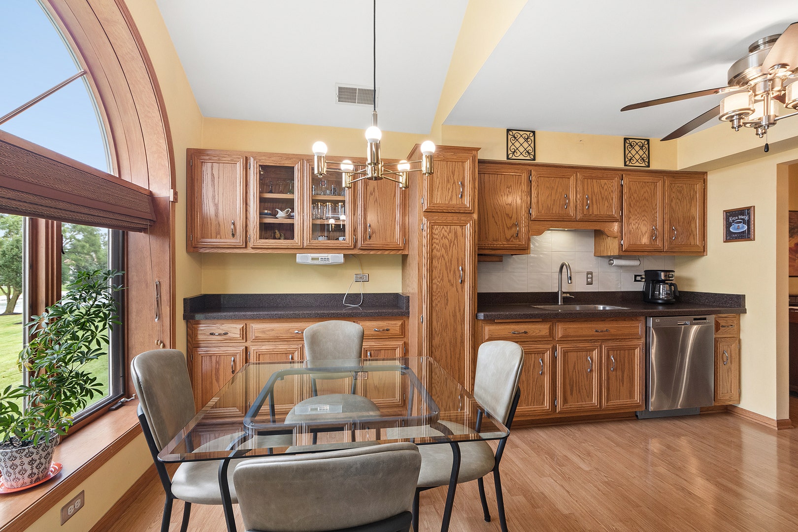6510 Pine Trail Lane, #4, Tinley Park, IL 60477 6510 Pine Trail Lane, #4, Tinley Park, IL 60477