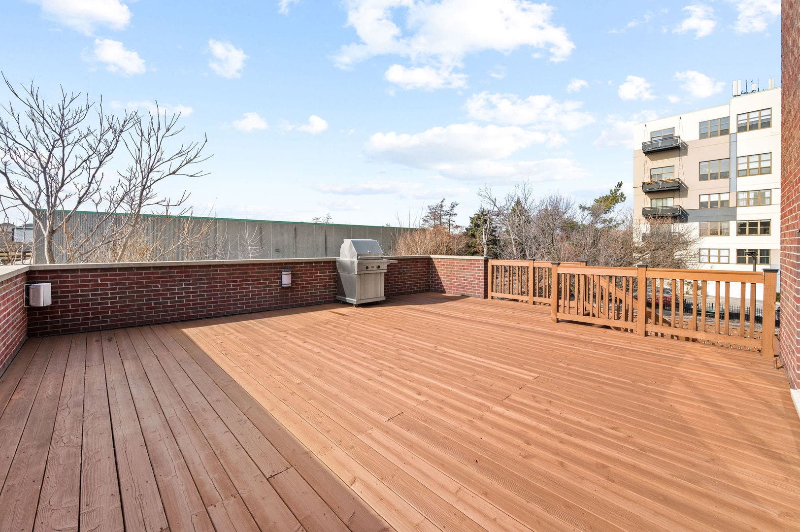 2730 N HARTLAND Court, Chicago, IL 60614